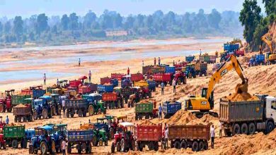 कुरुद में महानदी का सीना छलनी, धड़ल्ले से हो रहा अवैध रेत उत्खनन; जिम्मेदार बेखबर