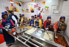 अटल कैंटीन पहुंचे हरियाणा के डिप्टी स्पीकर, ₹20 का खाना खाकर दिए ₹200 अटल कैंटीन पहुंचे हरियाणा के डिप्टी स्पीकर, ₹20 का खाना खाकर दिए ₹200