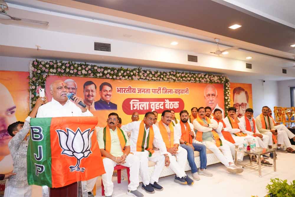 मीसाबंदियों का त्याग और समर्पण आने वाली पीढ़ियों के लिए प्रेरणास्रोत है - हेमंत खण्डेलवाल मीसाबंदियों का त्याग और समर्पण आने वाली पीढ़ियों के लिए प्रेरणास्रोत है - हेमंत खण्डेलवाल