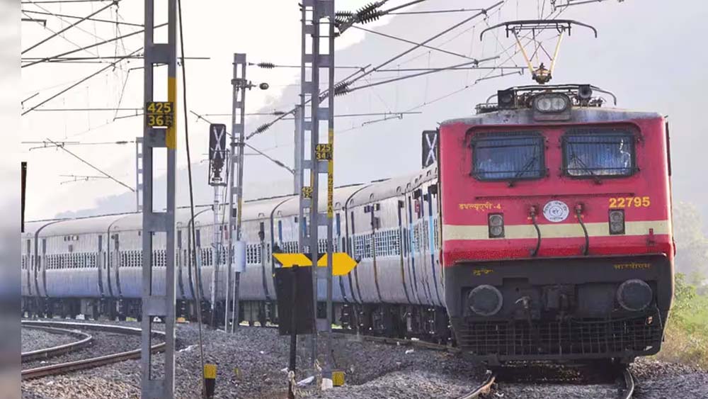 रेल यात्रियों के लिए जरूरी खबर! वंदे भारत समेत कई ट्रेनों की बदली टाइमिंग, जानें नया शेड्यूल
