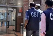 CBI टीम पर नेताओं ने बरसाए फूल, OSD के घर छापेमारी के बाद भवानीगढ़ SHO पर गिरी गाज CBI टीम पर नेताओं ने बरसाए फूल, OSD के घर छापेमारी के बाद भवानीगढ़ SHO पर गिरी गाज