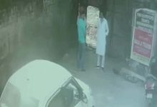 DIG ऑफिस के बाहर बदमाशों का आतंक, कार के शीशे तोड़े और हवा में चलाई गोलियां DIG ऑफिस के बाहर बदमाशों का आतंक, कार के शीशे तोड़े और हवा में चलाई गोलियां