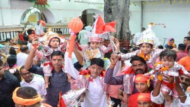 अमृतसर में अनोखी धार्मिक परंपरा, मन्नत पूरी होने पर बच्चे बने लंगूर, दर्शन के लिए पहुंचे श्रद्धालु