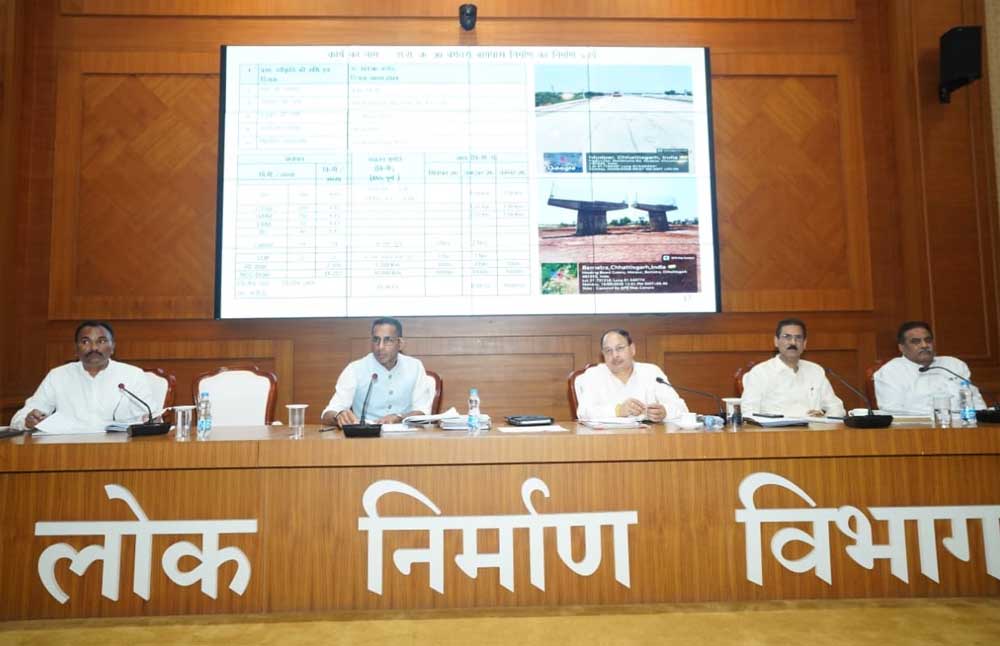 वर्किंग सीजन का पूरा उपयोग करने पीडब्लूडी तैयार, विभागीय सचिव ने निर्माणाधीन और स्वीकृत पुलों एवं राष्ट्रीय राजमार्गों के कार्यों की समीक्षा की