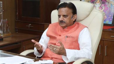 डॉक्टरों को ग्रामीणों का विश्वास जीतने की सलाह, उप मुख्यमंत्री शुक्ल ने स्वास्थ्य सेवाओं में सुधार पर दिया जोर