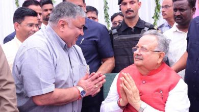 शंकर नगर निवास पर आत्मीय भेंट कर दी जन्मदिन की शुभकामनाएं, उत्तम स्वास्थ्य एवं दीर्घायु की कामना की