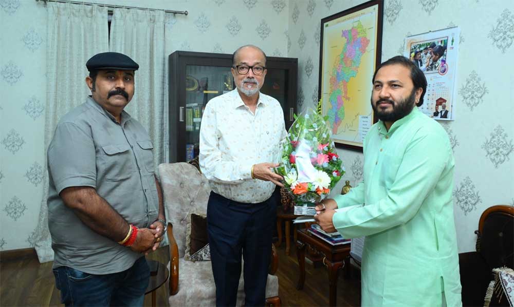 राज्यपाल रमेन डेका से महाराजा कमल चंद्र भंज देव ने की भेंट