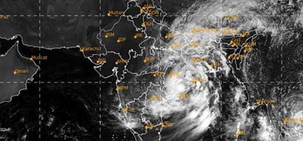 चक्रवात ‘अर्नब’ का छत्तीसगढ़ में असर, भारी बारिश और तेज हवाओं की चेतावनी, किसानों को सतर्क रहने की सलाह चक्रवात ‘अर्नब’ का छत्तीसगढ़ में असर, भारी बारिश और तेज हवाओं की चेतावनी, किसानों को सतर्क रहने की सलाह