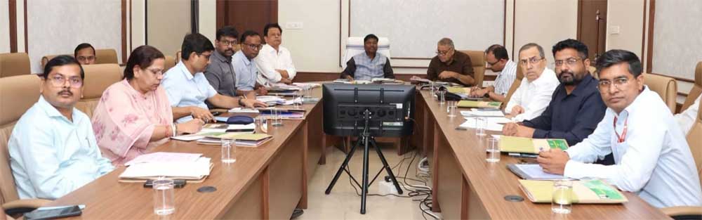 वन क्षेत्रों की 18 सड़कों के उन्नयन की अनुशंसा, गोमर्डा अभयारण्य में स्थानांतरित किए जाएंगे 50 काले हिरण वन क्षेत्रों की 18 सड़कों के उन्नयन की अनुशंसा, गोमर्डा अभयारण्य में स्थानांतरित किए जाएंगे 50 काले हिरण