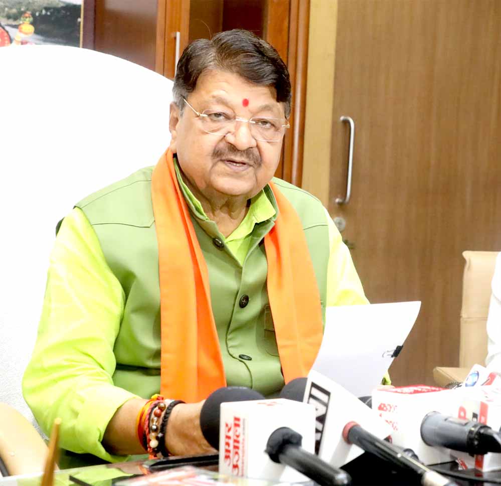 ‘अराजकता बर्दाश्त नहीं करेंगे’, विजयवर्गीय ने पूर्वजों के बलिदान का किया जिक्र, इंदौर में 30 को मार्च ‘अराजकता बर्दाश्त नहीं करेंगे’, विजयवर्गीय ने पूर्वजों के बलिदान का किया जिक्र, इंदौर में 30 को मार्च