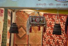 योगी सरकार की पहल पर स्थानीय उत्पादों को मिला बड़ा मंच, पारंपरिक कारीगरी ने मोहा ग्राहकों का मन