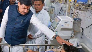 मरीजों एवं परिजनों से मुलाकात कर कहा धैर्य बनाए रखें, सरकार खड़ी है आपके साथ