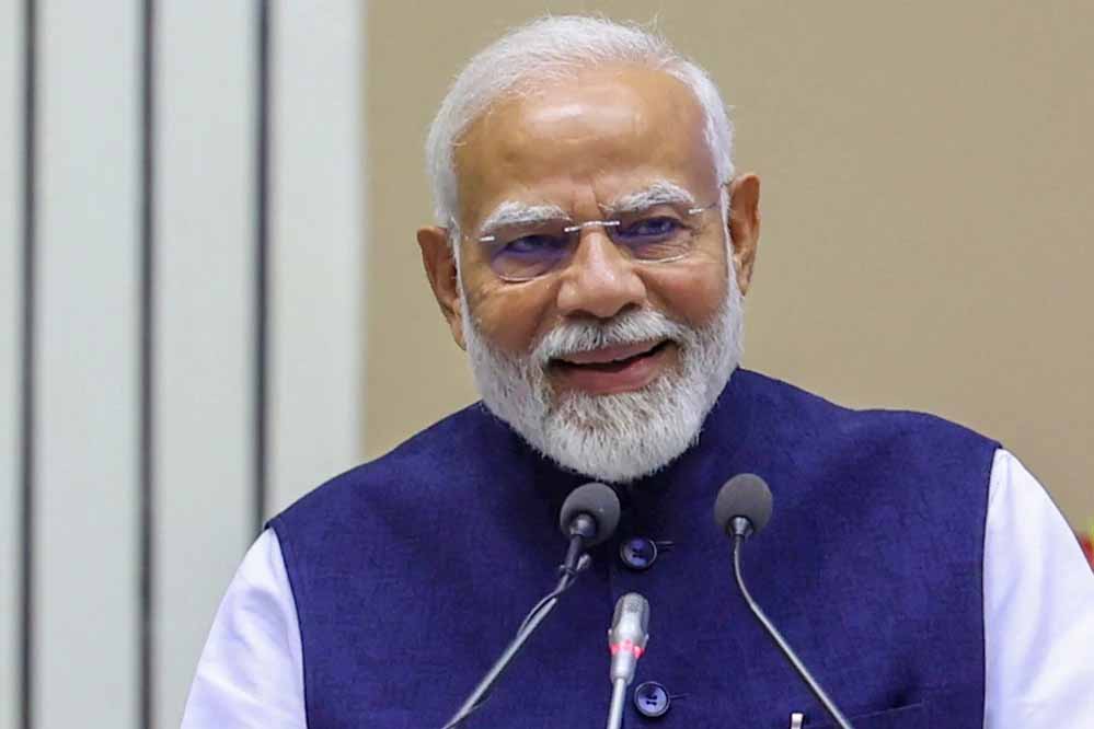 वाराणसी में अरविंद मिल का उद्घाटन, पीएम मोदी ने महिलाओं के रोजगार को लेकर की पहल