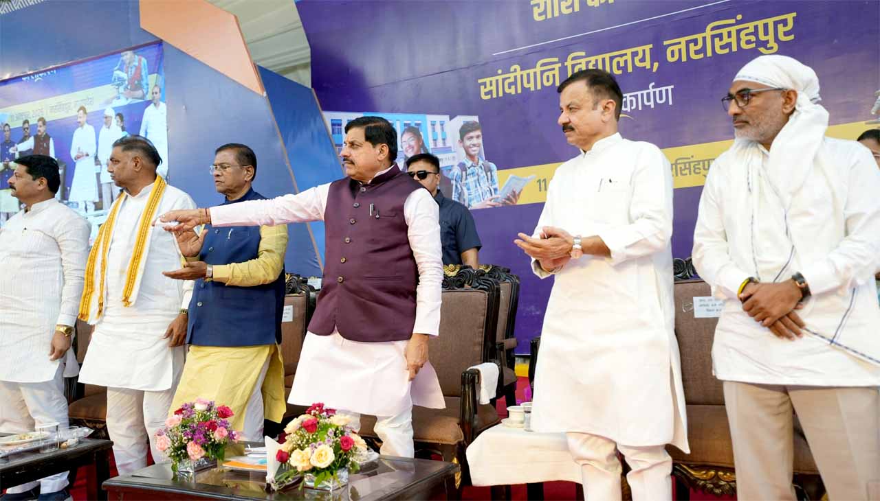 मुख्यमंत्री डॉ. यादव बोले - बच्चे और युवा हमारे सुनहरे भविष्य के सितारे, इनकी तरक्की में नहीं आने देंगे कोई बाधा