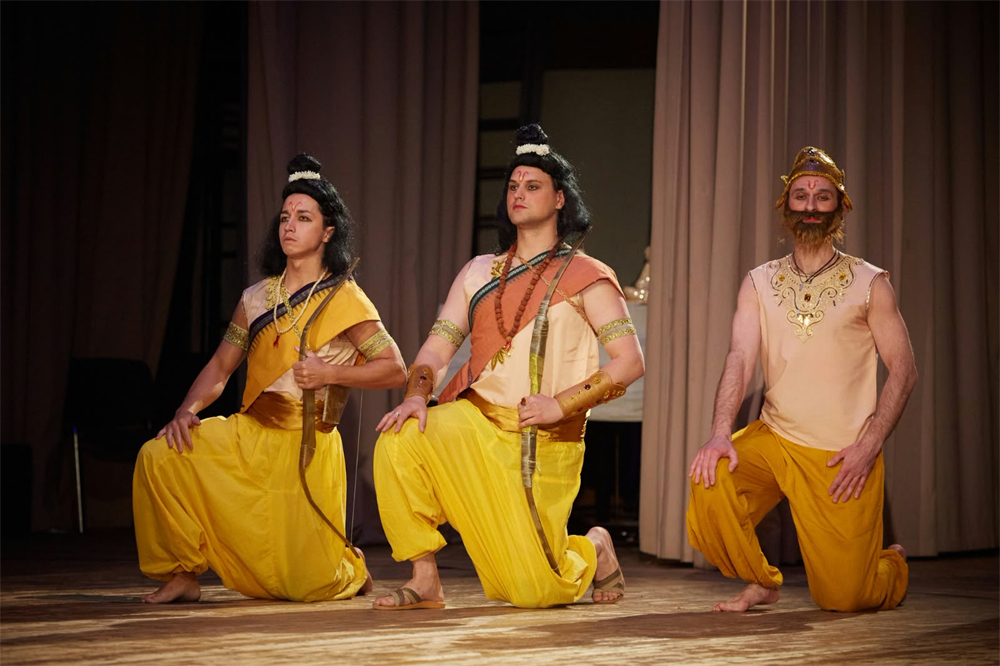 दशहराः भगवान श्री राम के अयोध्या लौटने की खुशी में रूस में हो रही तैयारी दशहराः भगवान श्री राम के अयोध्या लौटने की खुशी में रूस में हो रही तैयारी