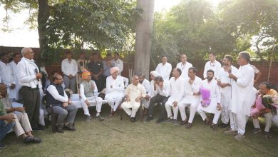 ‘खेत बचाओ अभियान’ में चौपाल पर किसानों से रूबरू हुए शिवराज