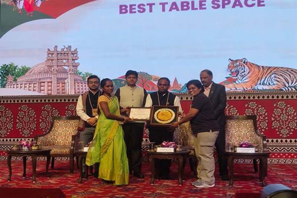 "ईज़ ऑफ डूइंग बिज़नेस" को सशक्त करना हमारी प्राथमिकता-प्रबंध संचालक डॉ. इलैयाराजा टी. "ईज़ ऑफ डूइंग बिज़नेस" को सशक्त करना हमारी प्राथमिकता-प्रबंध संचालक डॉ. इलैयाराजा टी.