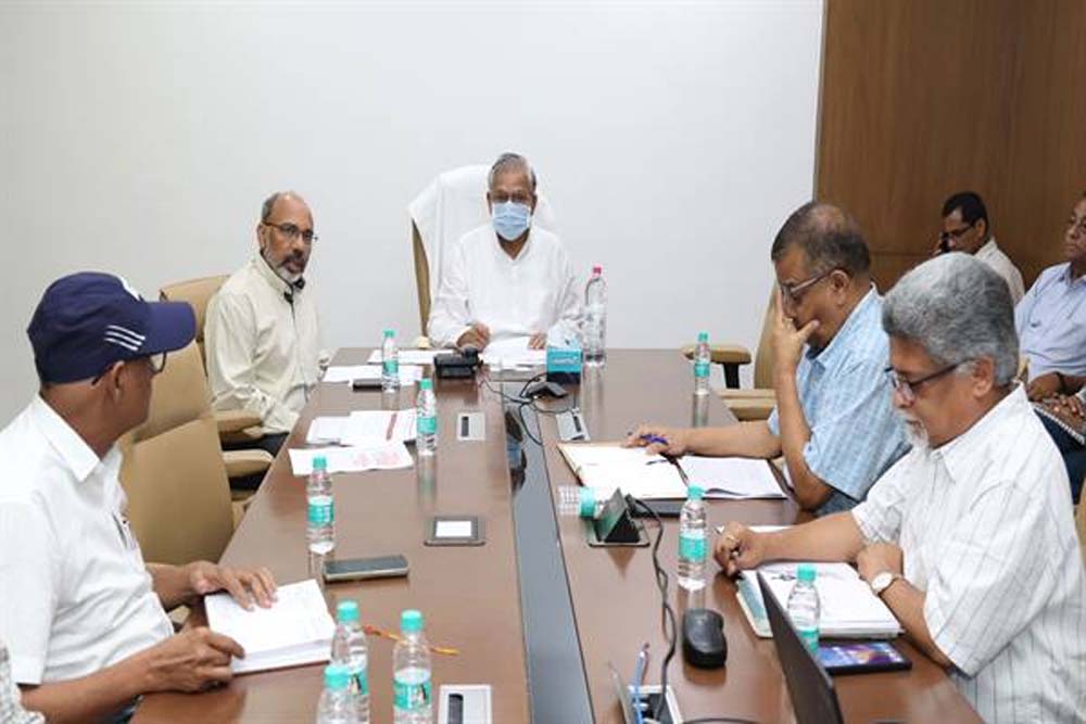 किसानों को रबी सीजन के लिये बिजली की पर्याप्त उपलब्धता सुनिश्चित करें : ऊर्जा मंत्री तोमर किसानों को रबी सीजन के लिये बिजली की पर्याप्त उपलब्धता सुनिश्चित करें : ऊर्जा मंत्री तोमर