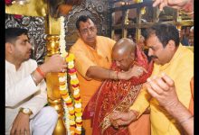 विंध्याचल में गंगा नदी किनारे निर्माणाधीन घाटों का किया निरीक्षण